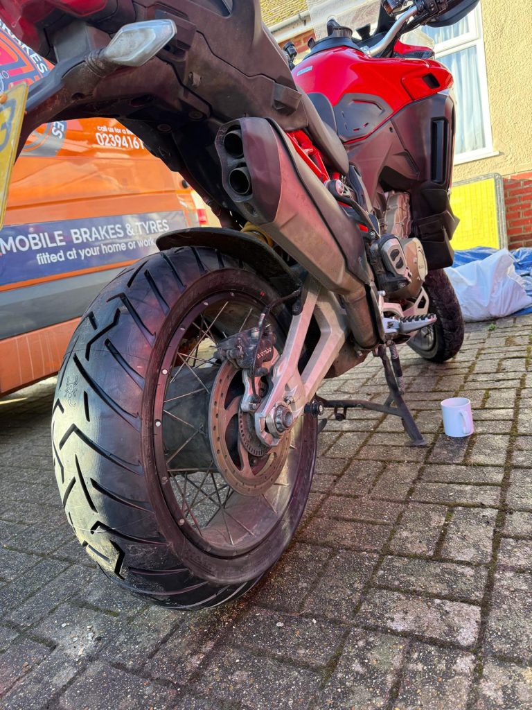 Mobile-Motorcycle-Tyre-Fitting